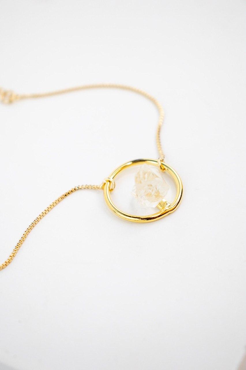 Pulseira Pedra Cristal de Quartzo Bruto Argola Banho Ouro