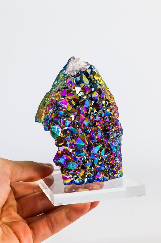 Drusa Titânio Rainbow na Base Acrílica 706 a 781 gramas