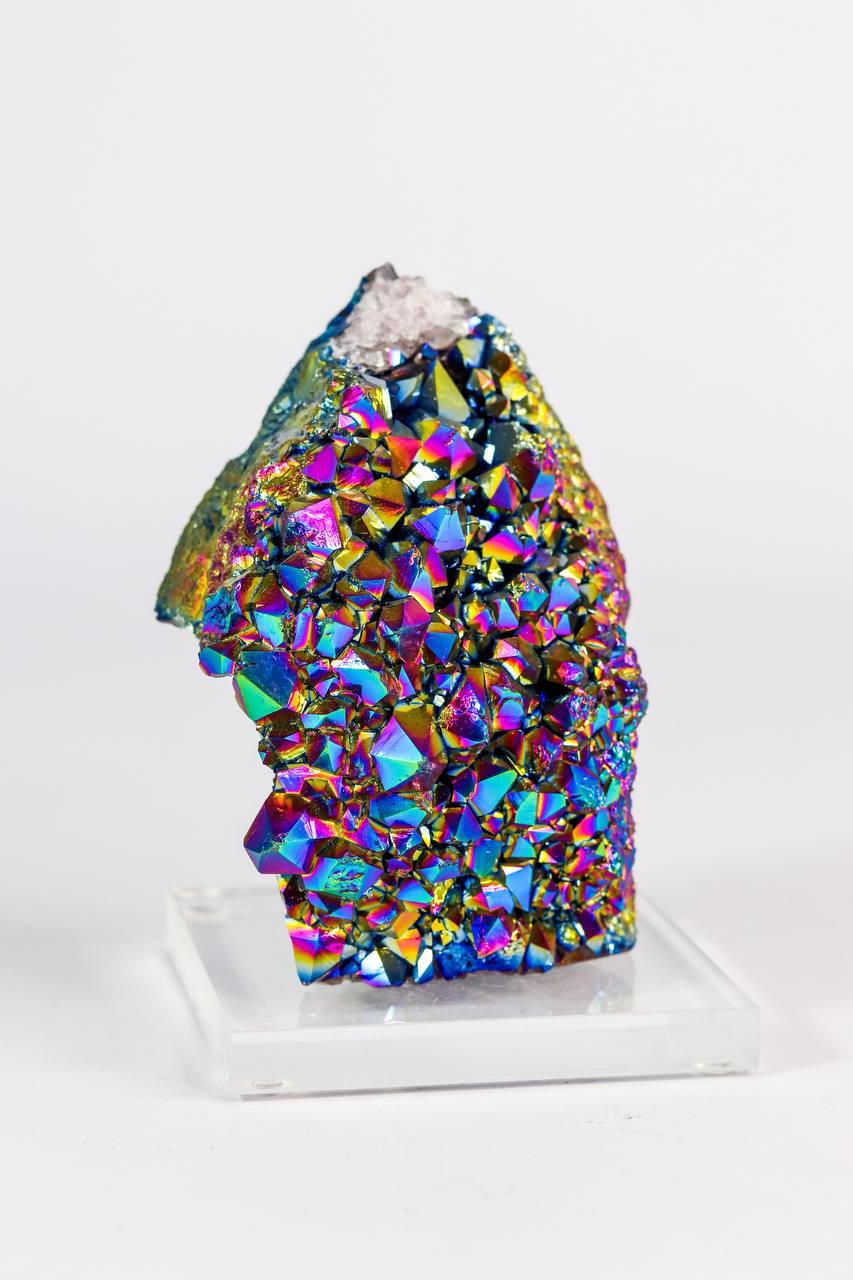 Drusa Titânio Rainbow na Base Acrílica 706 a 781 gramas