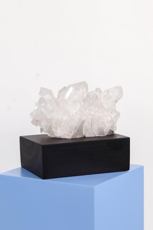Drusa Cristal na Base de Madeira Preta 332 gramas