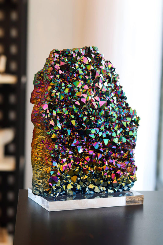 Drusa Titânio Rainbow na Base Acrílica 3.960Kg