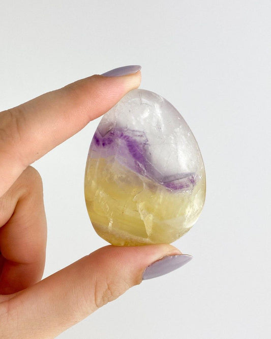 Forma Sabonete Fluorita amarela entre 5,0 a 6,5 cm aprox.