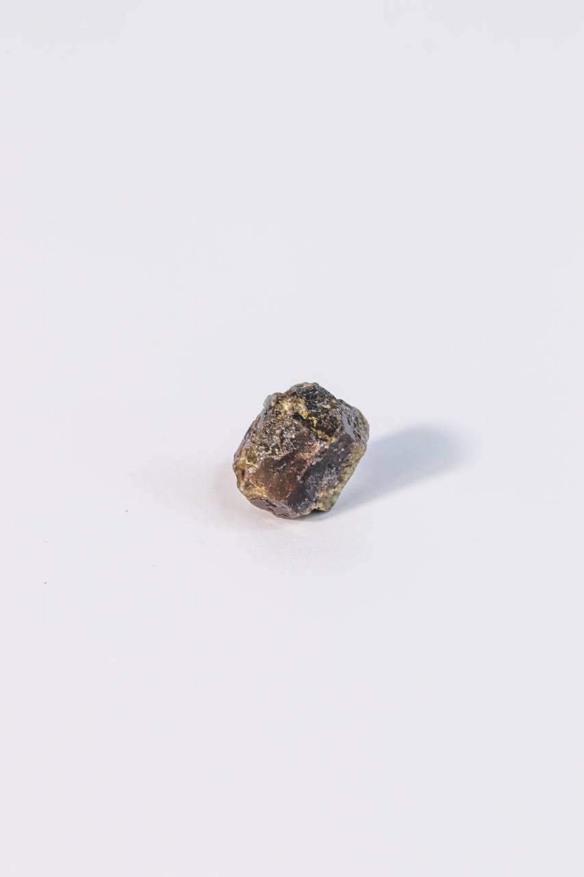 Pedra Granada Grossularia Bruta 7 a 10 gramas