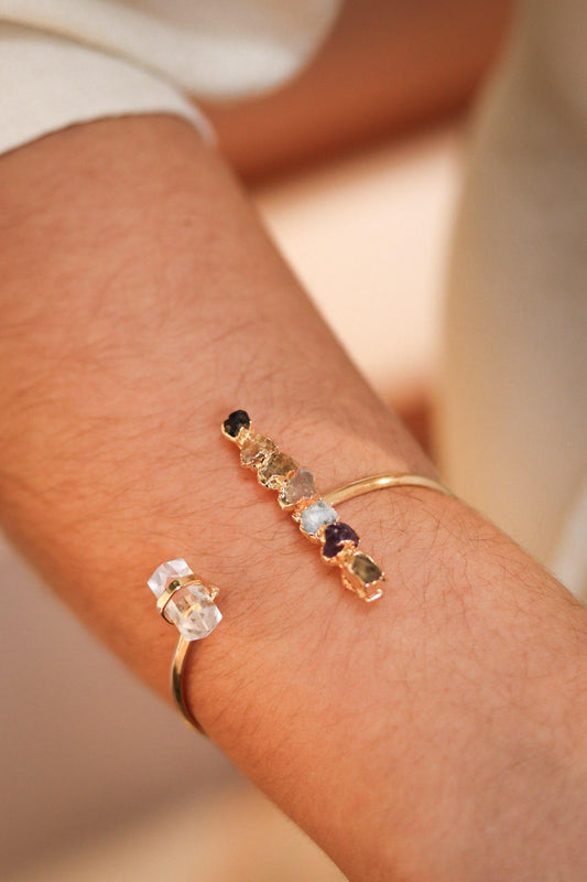 Bracelete Chakras com Ponta Biterminada Banho Ouro