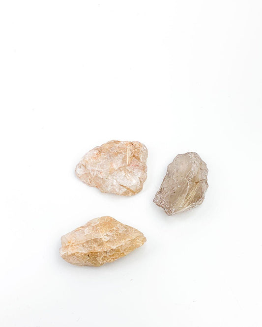 Pedra Quartzo rutilado bruto 14 a 19 gramas