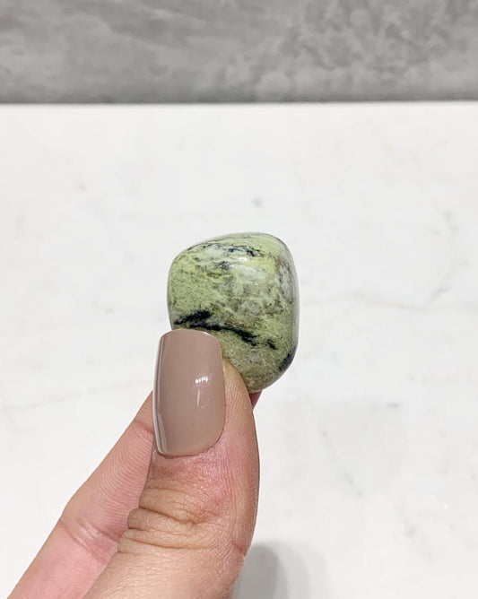 Pedra Serpentinita Pele de Leopardo rolado 12 a 15 gramas
