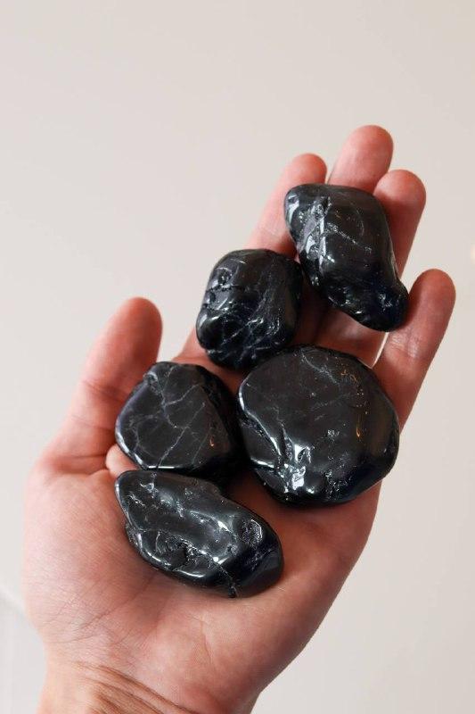 Pedra Turmalina Negra Rolada 50 a 62 Gramas Aprox.