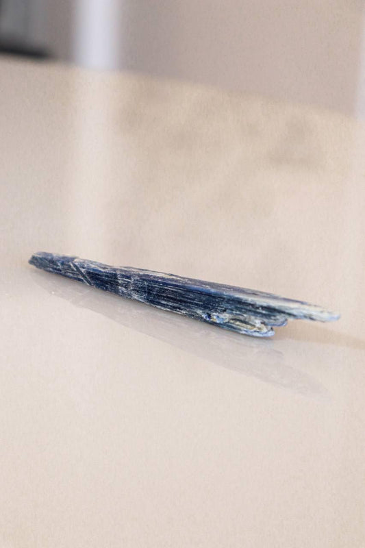 Pedra Bastão Cianita azul bruta 20 a 29 gramas