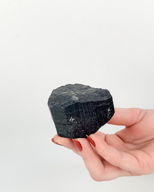 Pedra Turmalina preta bruta 220 a 300 gramas