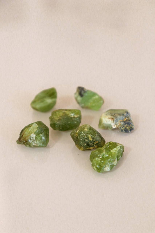 Pedra Peridoto bruto 4 a 5 grama aprox.