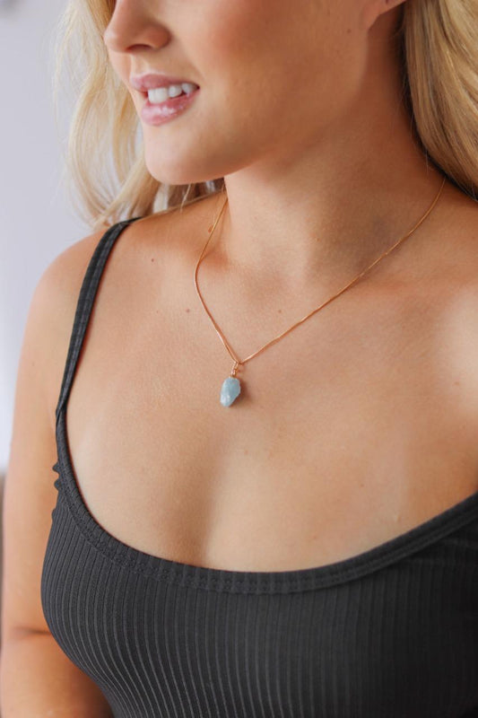 Colar Pedra Natural Água Marinha Conexão Singular banhada Ouro 18K