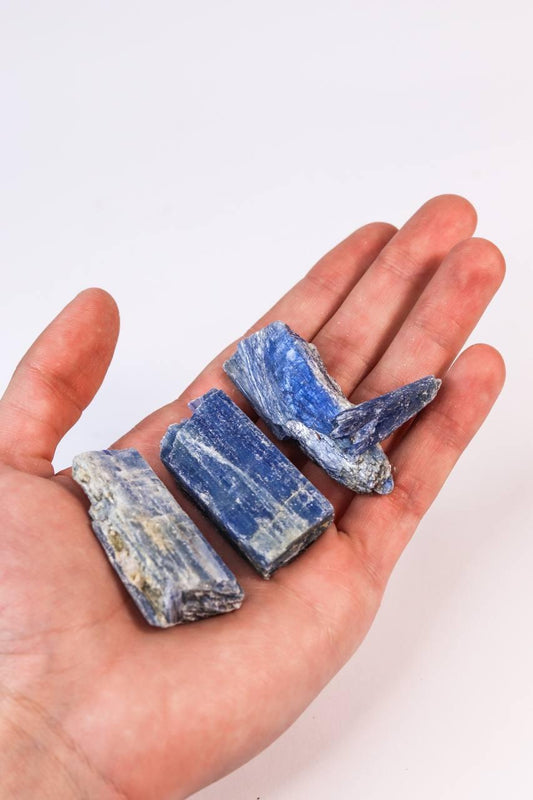 Pedra Cianita azul bruta 30 a 39 gramas