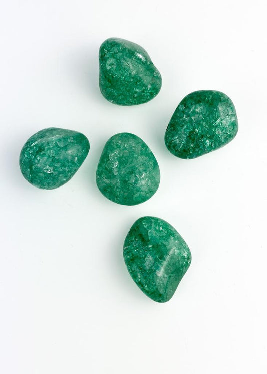 Pedra Quartzo Cristal Tingido Verde Rolado 10 a 16 gramas