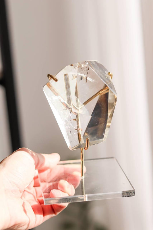 Pedra Cristal de Quartzo Lapidado Polido 578 gramas