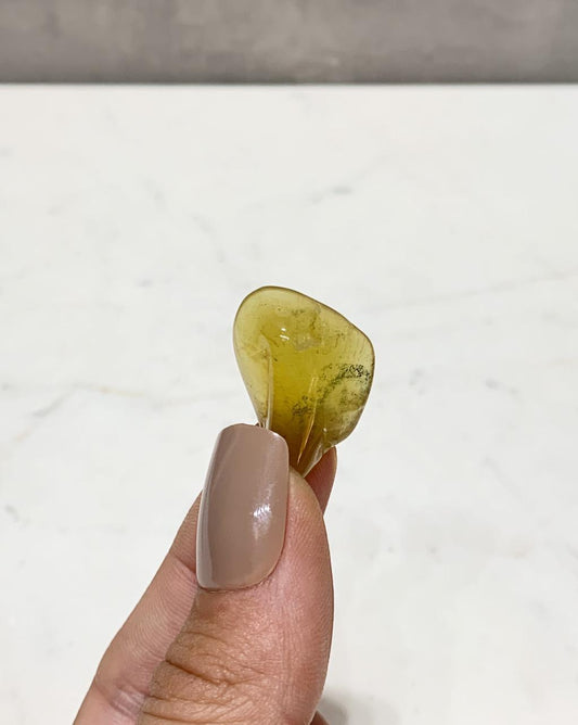 Pedra Berilo Amarelo rolada 5 a 7 gramas