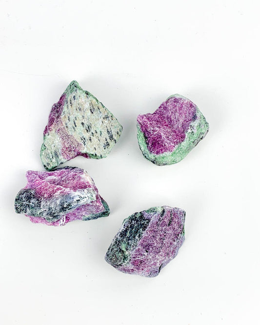 Pedra Rubi Zoisita bruto 46 a 52 gramas