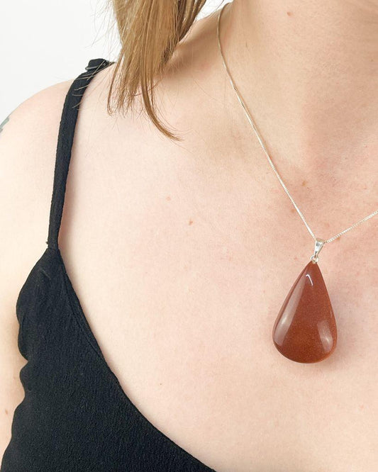 Pingente Goldstone Marrom (produzida) Forma Gota Banho Prata