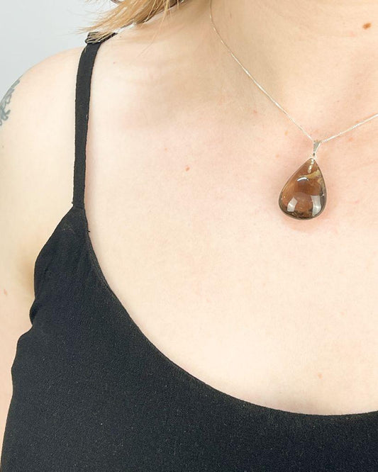 Pingente Quartzo Fumê Forma Gota com Pino Banho Prata
