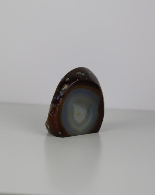 Pedra Ágata Natural Polida 675 gramas aproximadamente