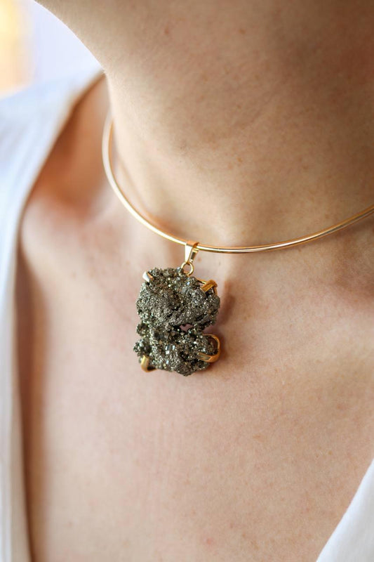 Choker Pirita Prosperar Banho Ouro 18K