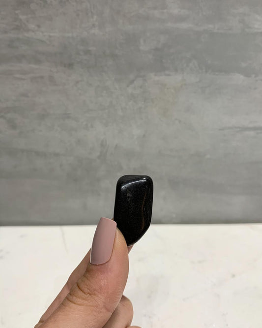 Pedra Jaspe Negro Bassanita Rolado 8 a 11 gramas
