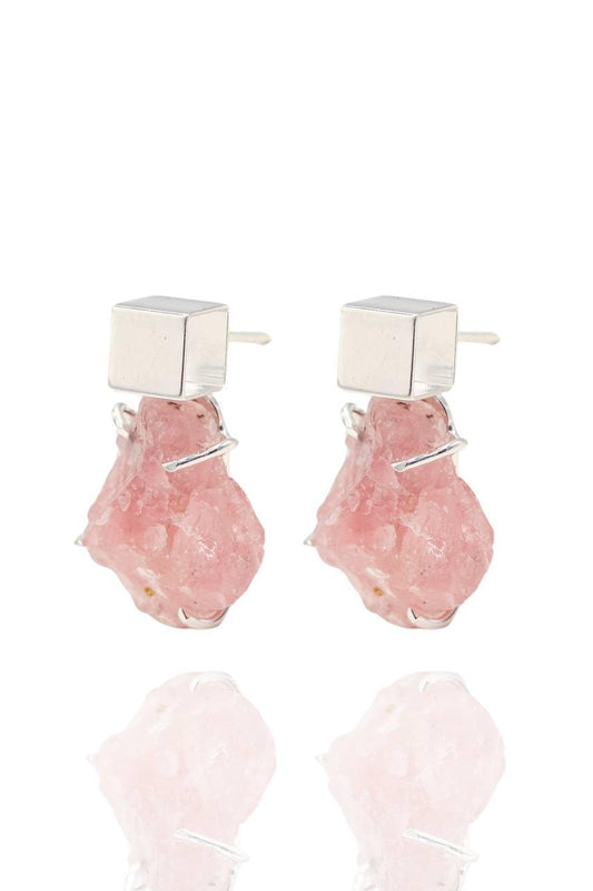 Brinco Quartzo Rosa Cubo com Garra Banho Prata
