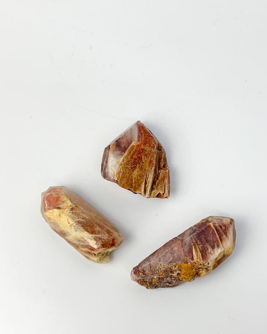 Pedra Ponta Quartzo Anfíbola bruto 26 a 30 gramas