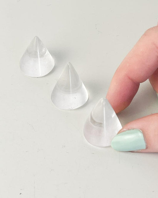Cone Cristal de Quartzo 10 a 14 gramas aprox.