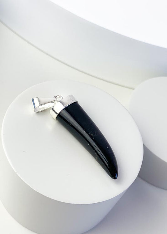 Pingente Dente Obsidiana Banho Prata