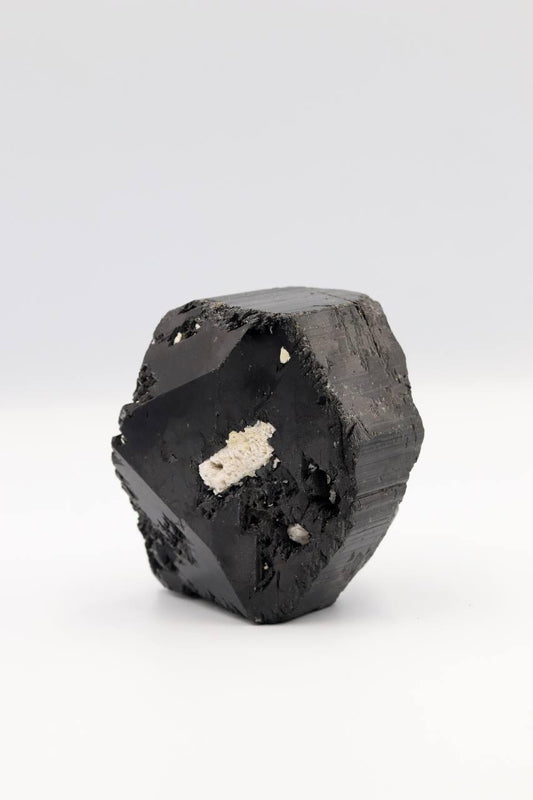 Pedra Turmalina Negra Bruta 695 gramas aprox.