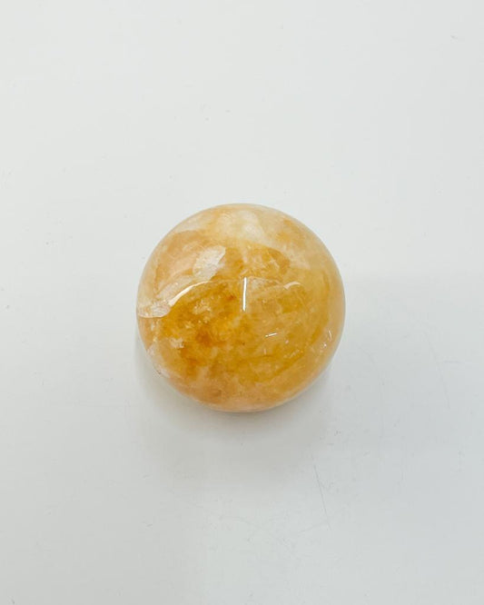 Bola Quartzo Agente Cura Ouro 5,7 a 5,9 cm aprox.