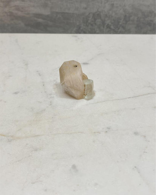 Pedra Água Marinha no Feldspato bruta 15 gramas aprox.