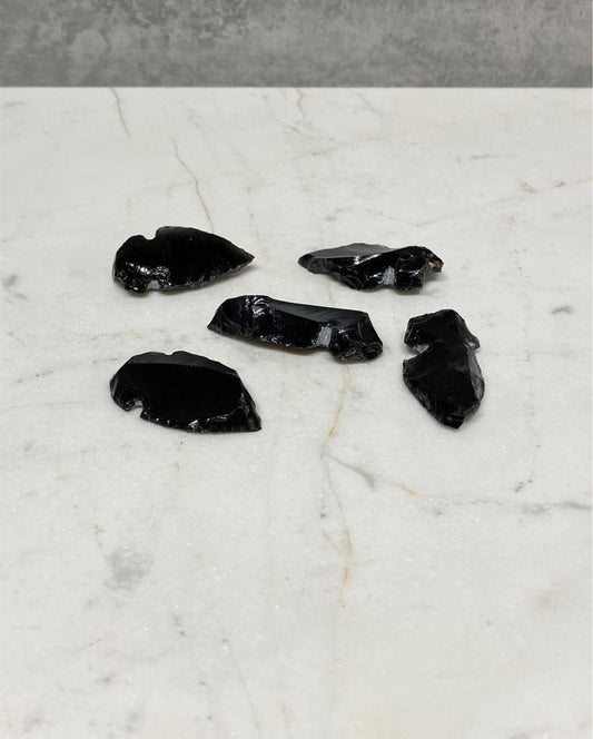 Pedra Ponta Silex Obsidiana preta bruta 5 a 6 gramas