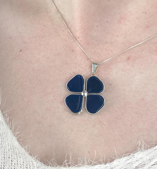 Pingente Trevo de Ágata Azul Banho Prata