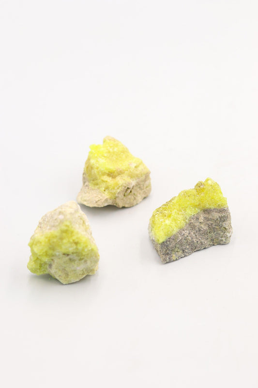 Pedra Quartzo com enxofre bruto 21 a 35 gramas