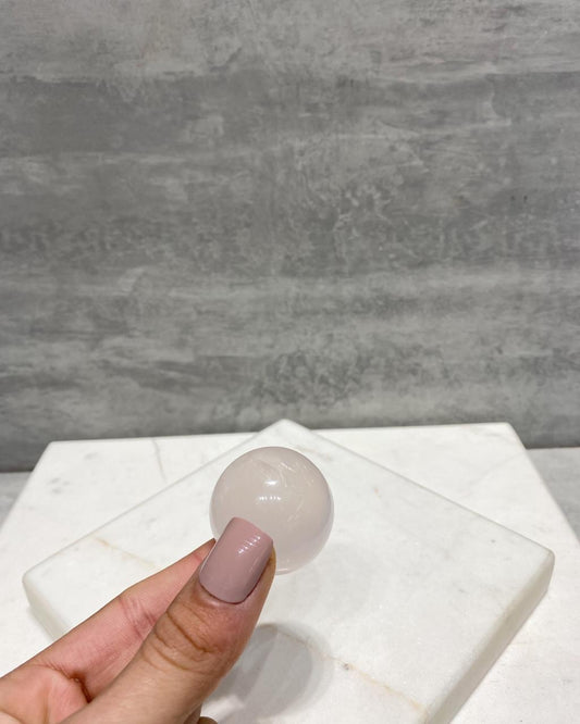 Bola Quartzo rosa enevoado 3,3 cm aprox.