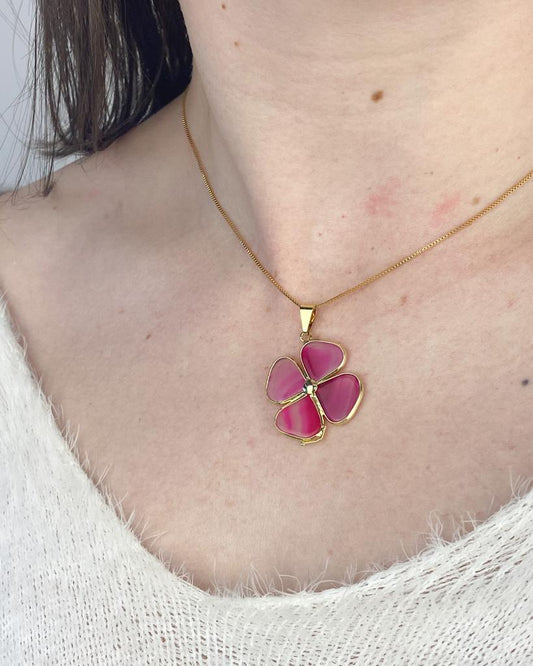 Pingente Trevo de Ágata Rosa Banho Ouro