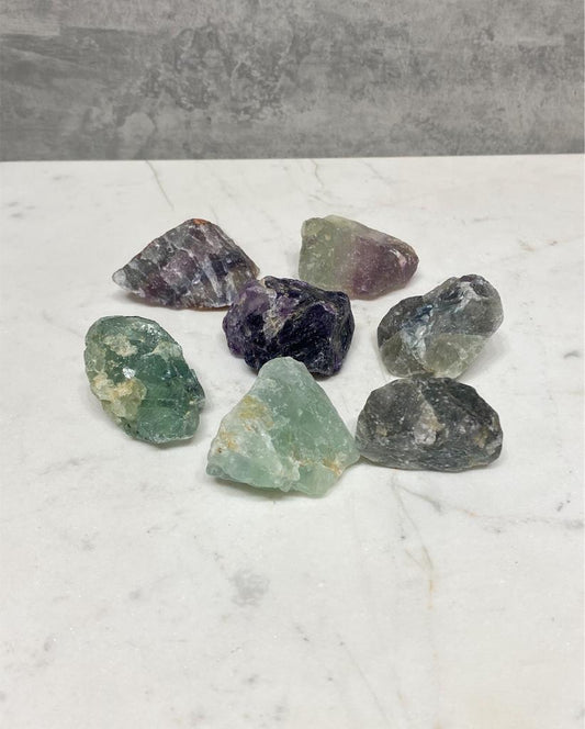 Pedra Fluorita multicolorida bruta 40 a 48 gramas