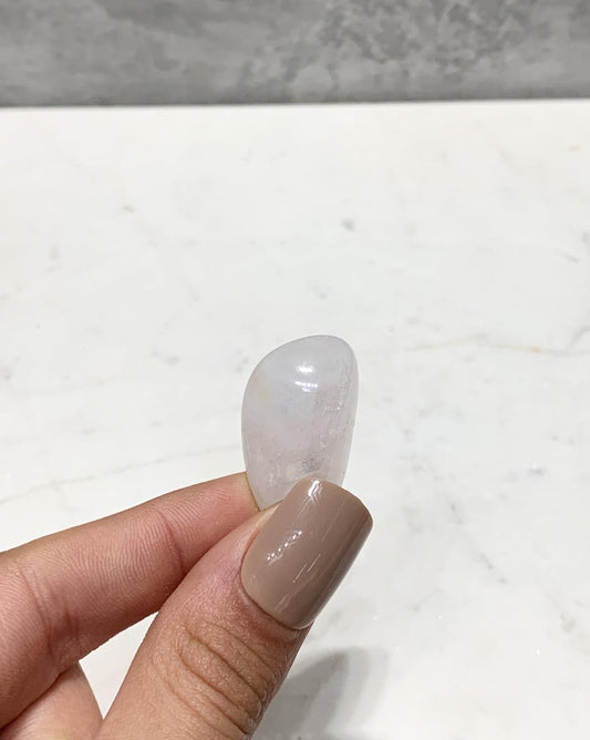 Pedra Quartzo Titânio rosado rolado 7 a 10 gramas