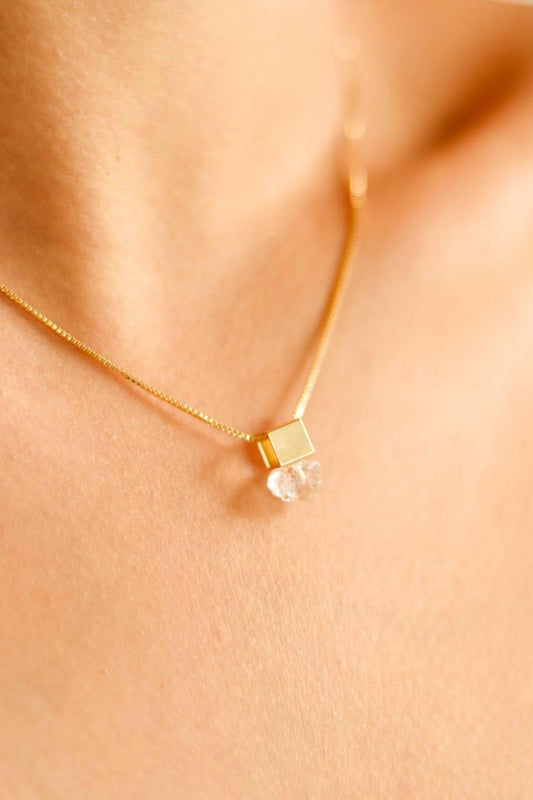 Colar Quartzo Cristal Cubo Banho Ouro