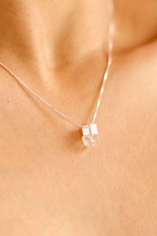 Colar Quartzo Cristal Cubo Banho Prata