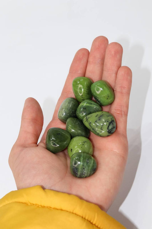Pedra Jade Verde Rolado 12 A 14 gramas