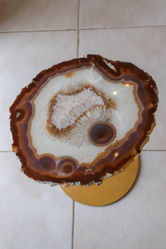 Mesa Decorativa Dourada Chapa de Ágata Natural 62cm