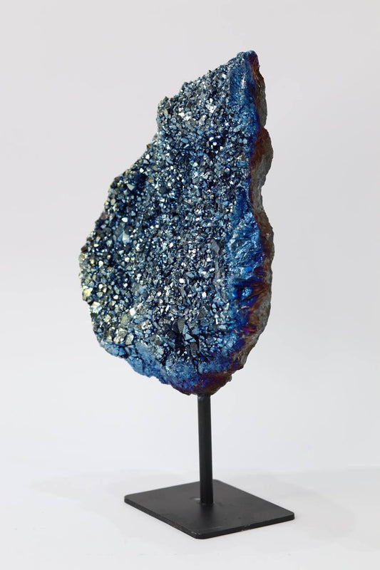 Drusa Quartzo Titânio Blue na Base Metal Preta 1,561Kg