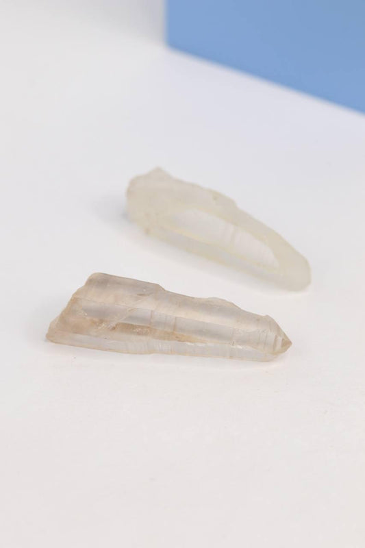 Pedra Cristal de Quartzo laser ponta bruta 27 a 34 gramas