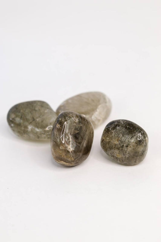 Pedra de Quartzo com Turmalina Verde Rolado 18 a 24 gramas