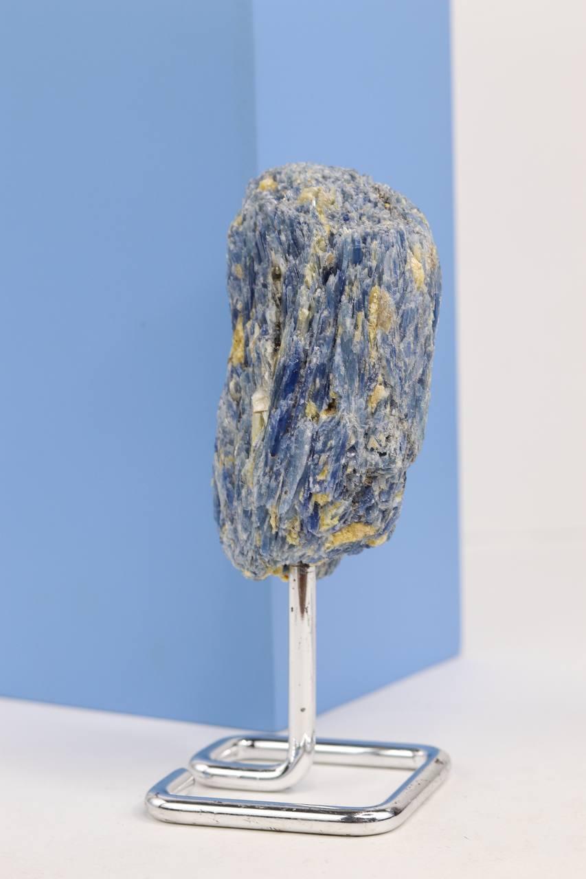 Cianita Azul na Base de Metal Prata 265 a 400 gramas