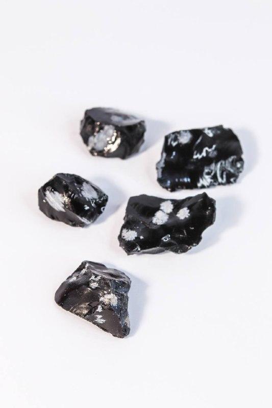 Pedra Obsidiana Flocos de Neve Bruta 12 a 29 gramas