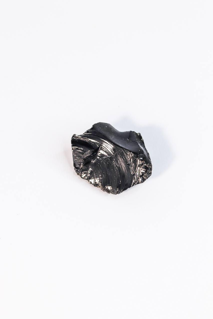 Pedra Obsidiana preta bruta 12 a 20 gramas