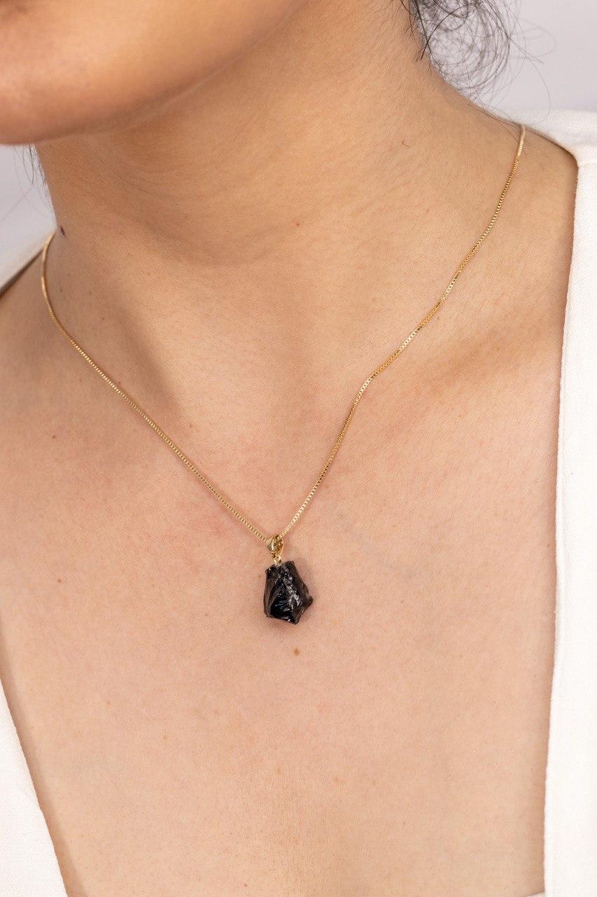 Pingente Obsidiana Preta Banhado Ouro